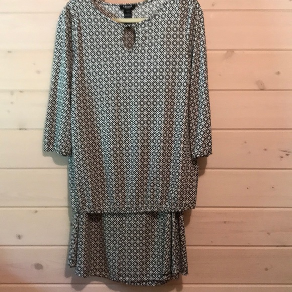 Skirt and top - Picture 1 of 4